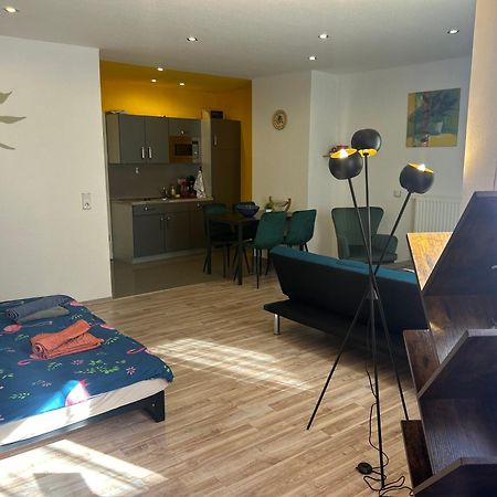 Piano Apartment Halle - Netflix - Free Wifi 4 ภายนอก รูปภาพ