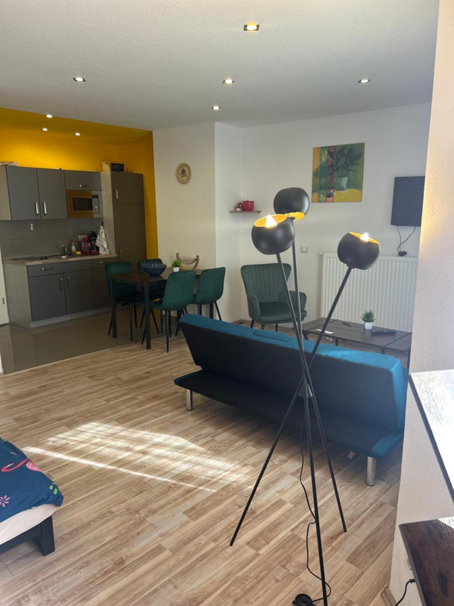 Piano Apartment Halle - Netflix - Free Wifi 4 ภายนอก รูปภาพ